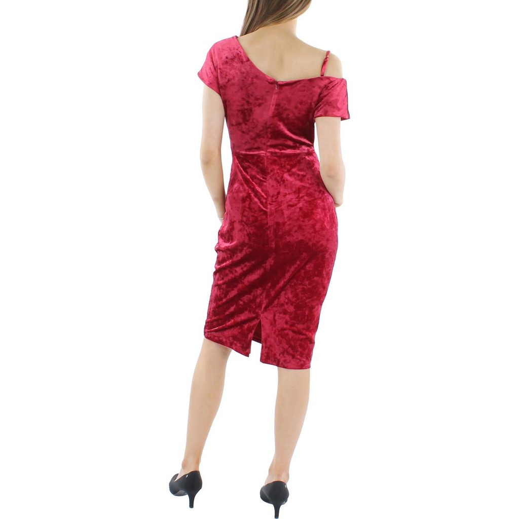 Vestido de terciopelo de un sólo hombro