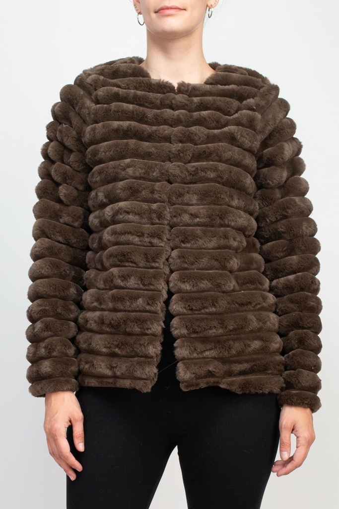 Chaqueta de piel sintética acanalada