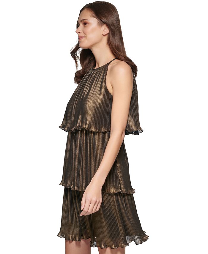 Vestido plisado con volantes escalonados