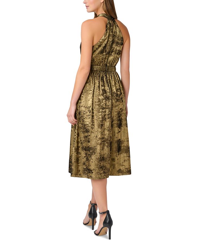 Vestido midi metálico y acampanado