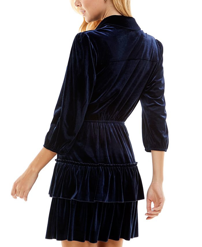 Vestido de terciopelo con vuelos