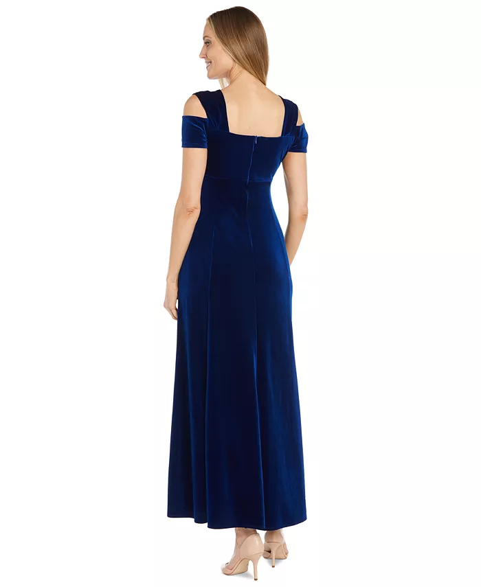 Vestido de terciopelo con brillante