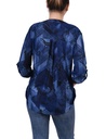 Blusa con mangas enrolladas