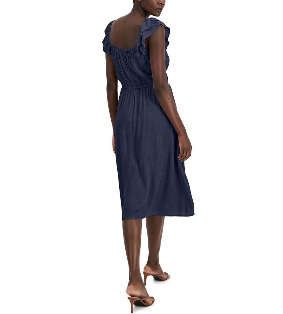 Vestido con escote de volantes