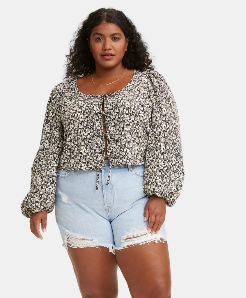 Blusa con lazo en la parte delantera