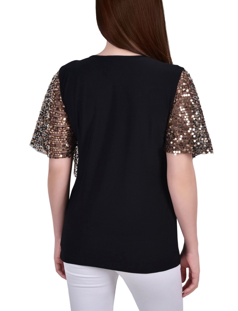 Blusa tipo poncho con lentejuelas