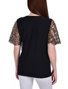 Blusa tipo poncho con lentejuelas