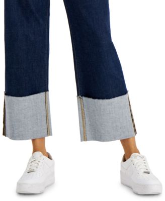 Jeans pierna recta y puños anchos