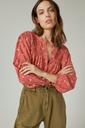 Blusa con canesú fruncido