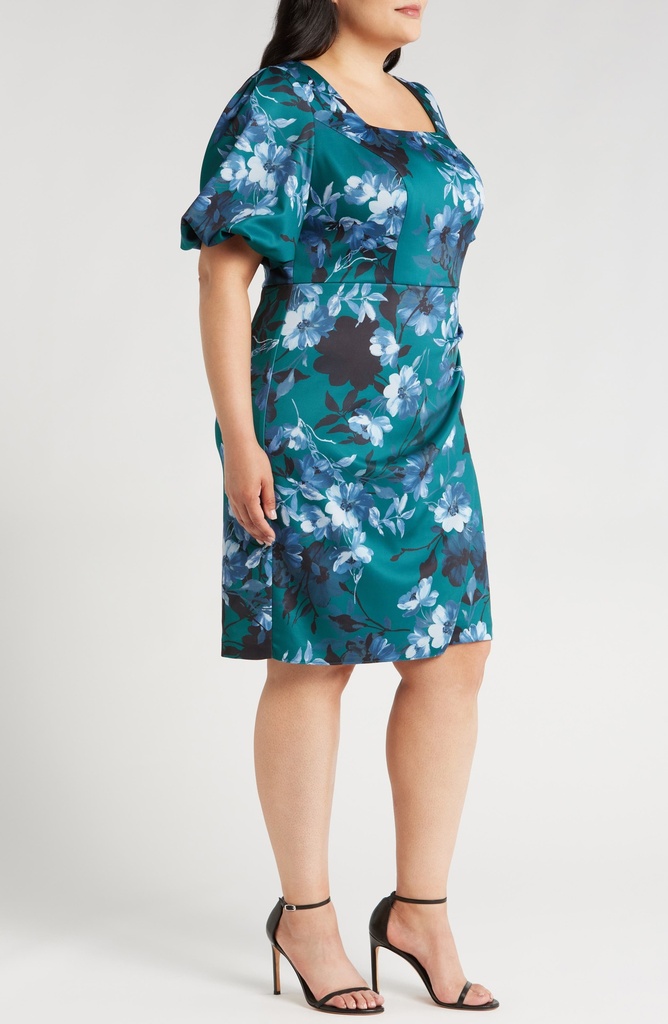 Vestido floral de escote cuadrado