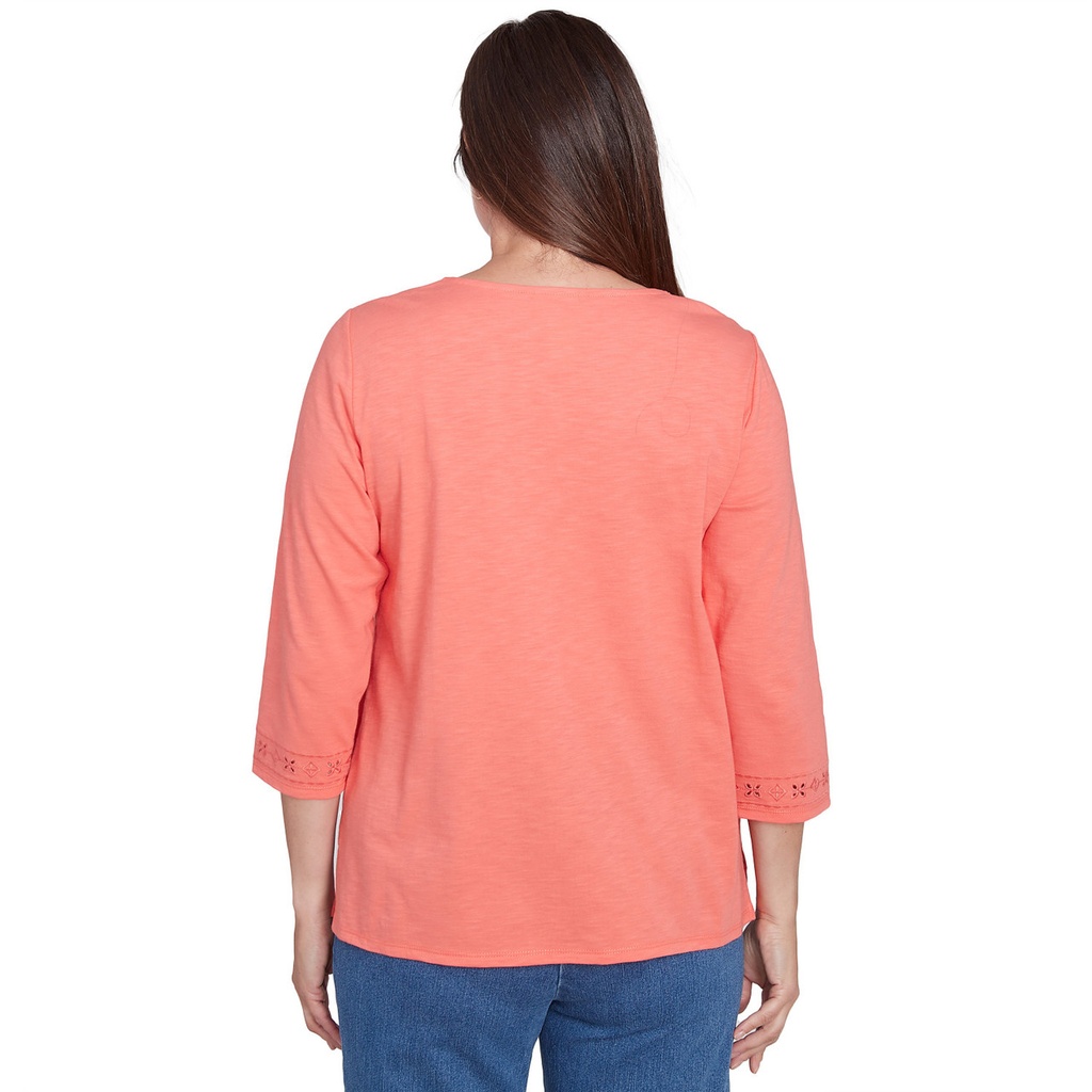 Blusa bordada con flores bohemias