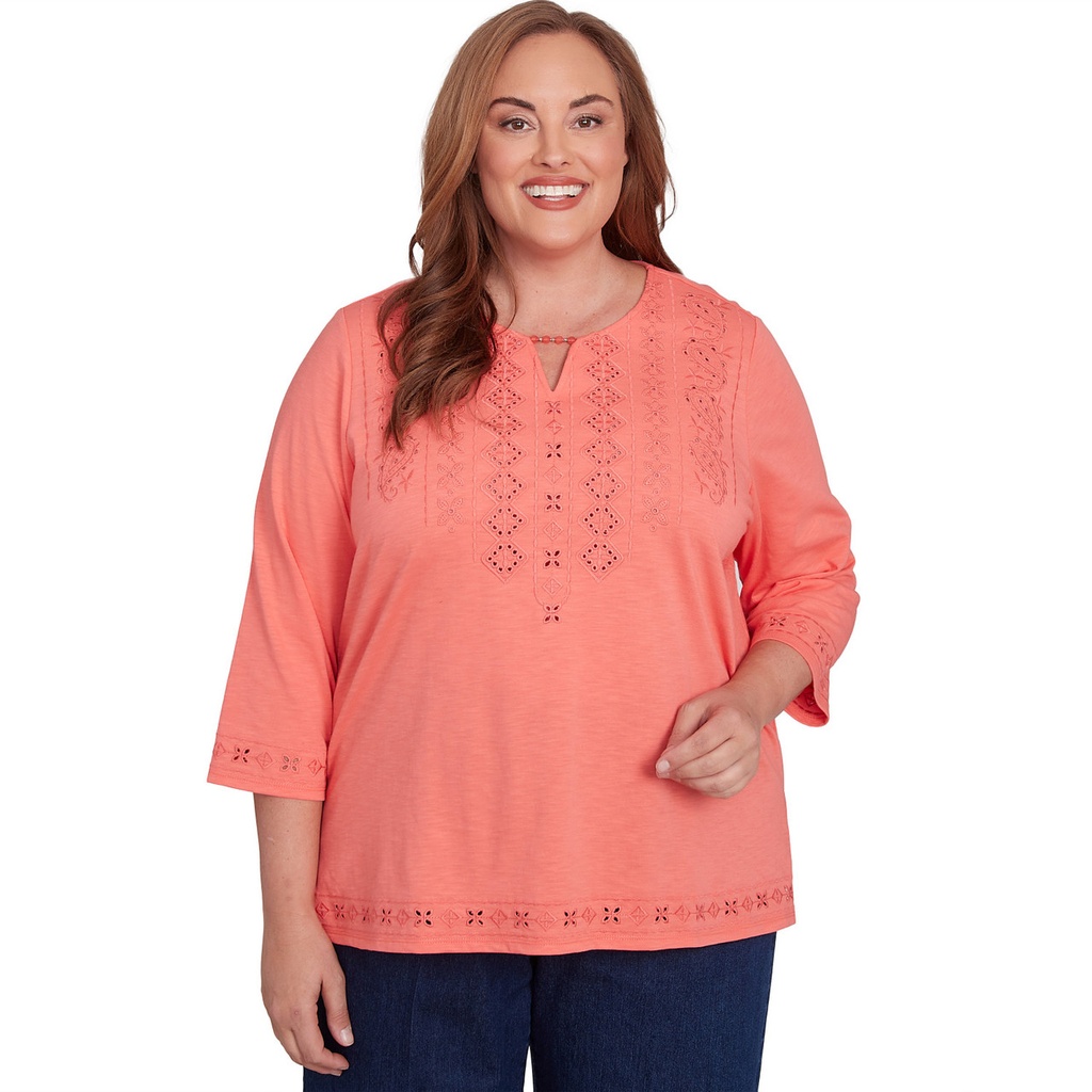 Blusa con cuentas recortadas