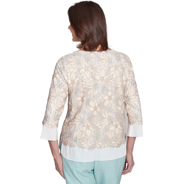 Blusa bordada con flores bohemias
