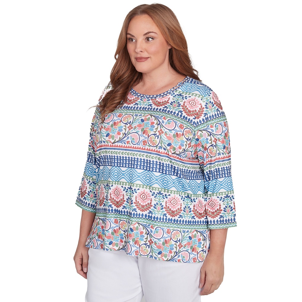 Blusa bordada con flores bohemias