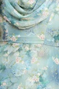 Vestido de gasa floral con mangas caídas