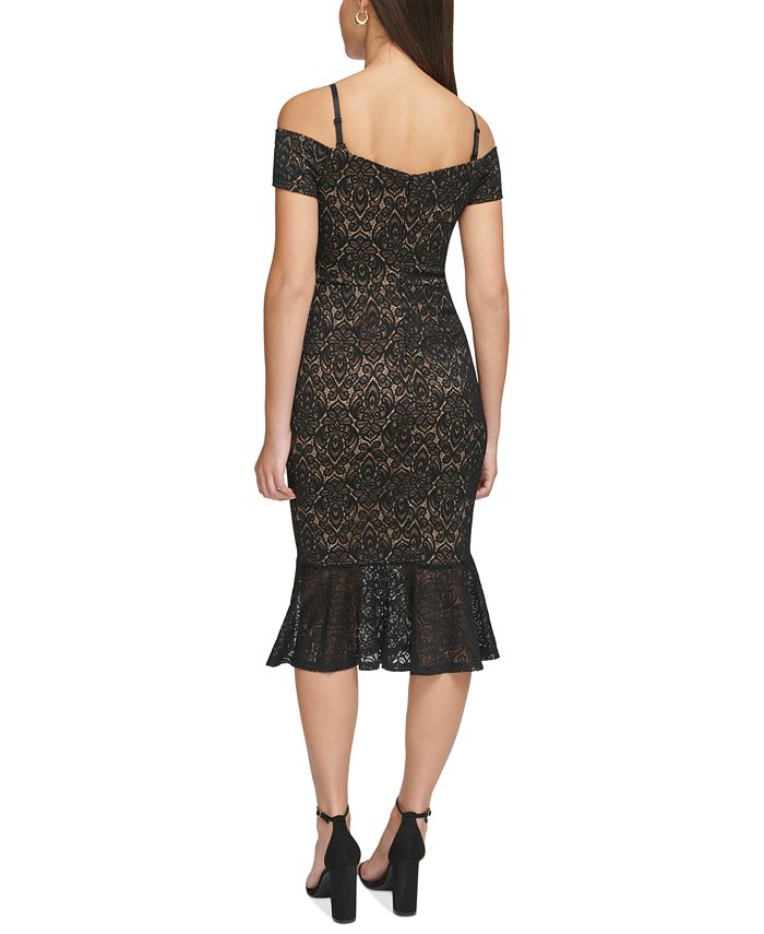 Vestido formal con capa asimetrica