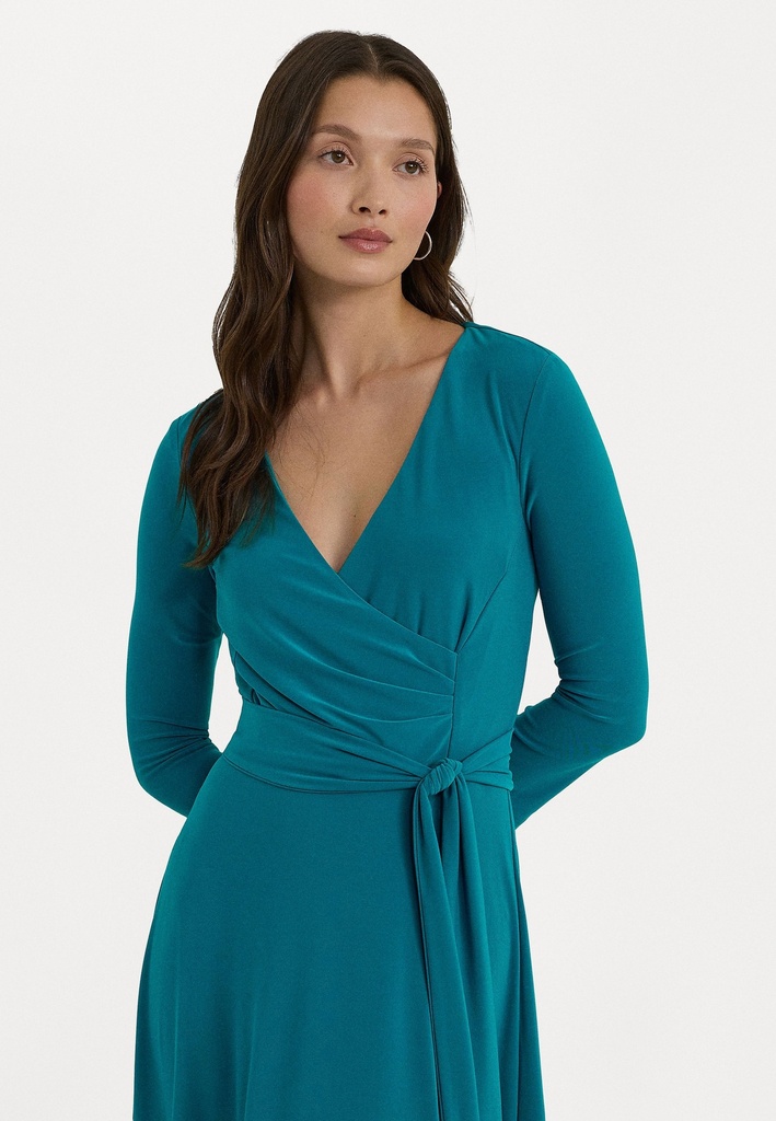 Vestido midi de escote plisado