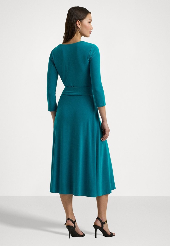 Vestido midi de escote plisado