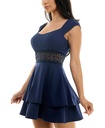 Vestido a capas con ribete de encaje