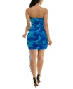 Vestido acampanado con escote corazón
