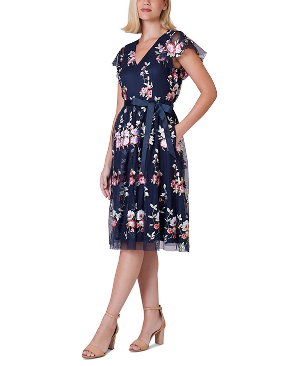Vestido formal con detalles metálicos