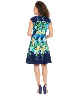 Vestido tubo con cuello asimétrico