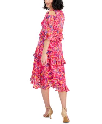 Vestido floral con volantes en capas