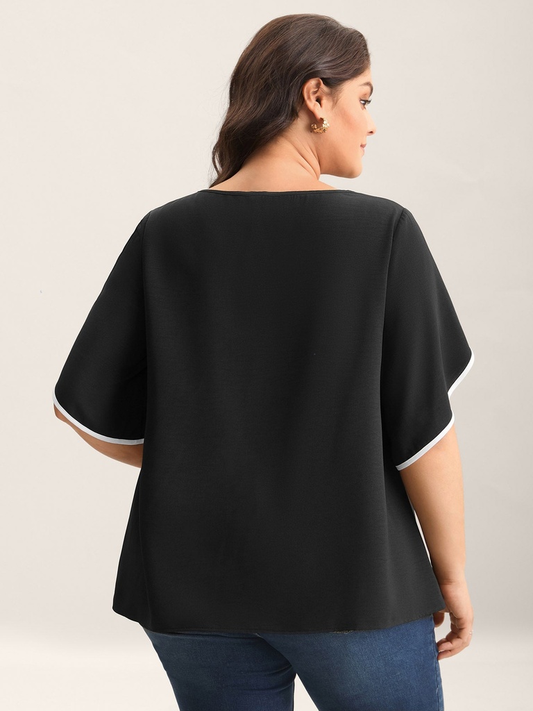 Blusa lisa con cuello en V plisado