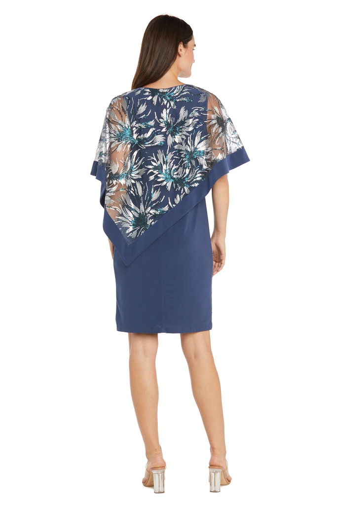 Vestido corto con detalle asimétrico