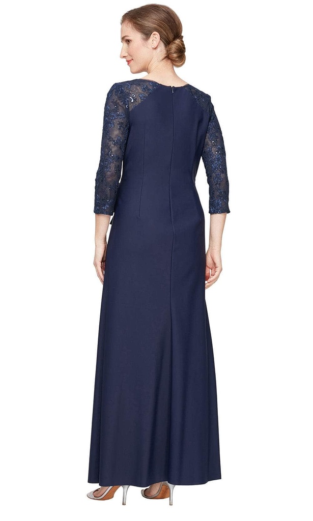 Vestido con mangas ilusión bordadas