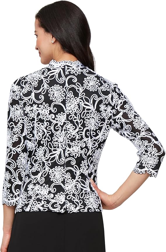 Blusa bordada con mangas 3/4