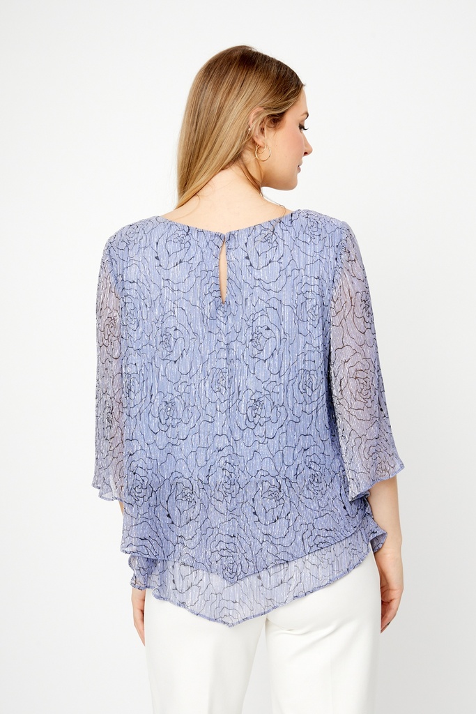 Blusa con dobladillo asimétrico