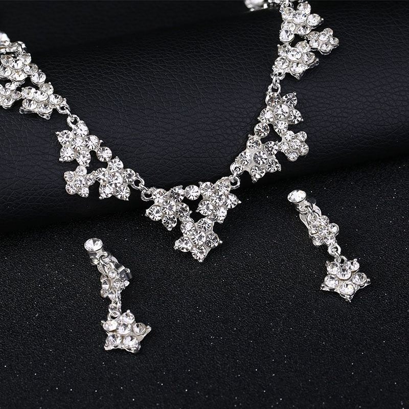 Juego de collar con aretes minimalista