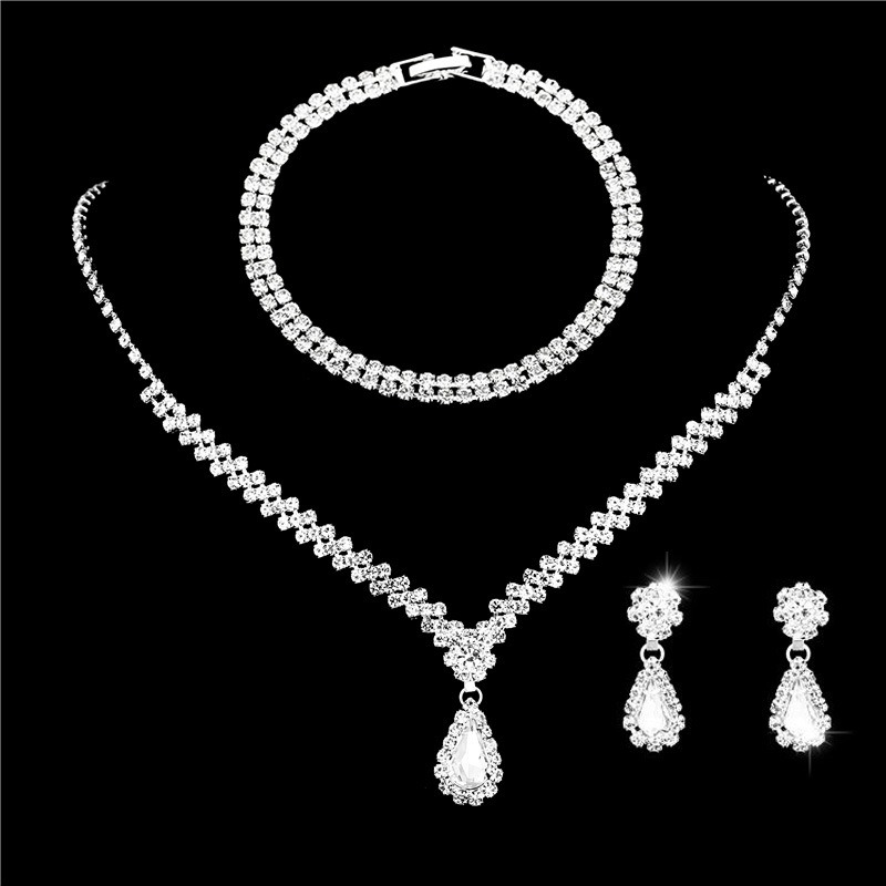 Juego de collar con aretes minimalista