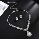 Juego de collar con aretes minimalista