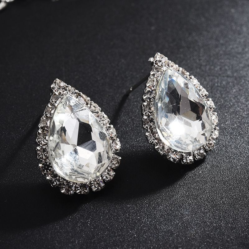 Juego de collar con aretes de gota