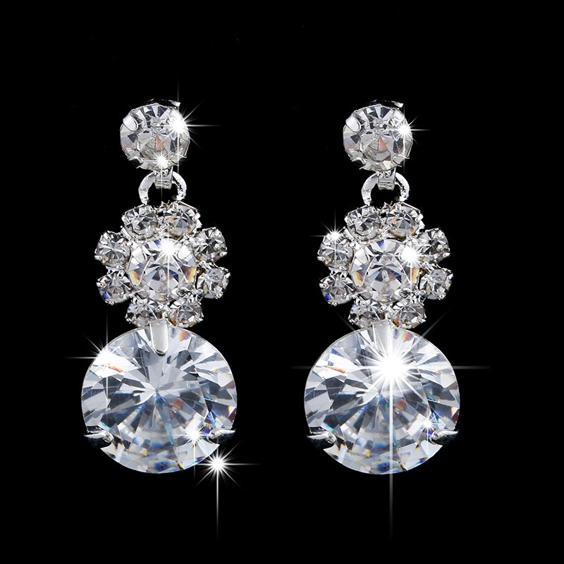 Juego de collar con aretes de gota