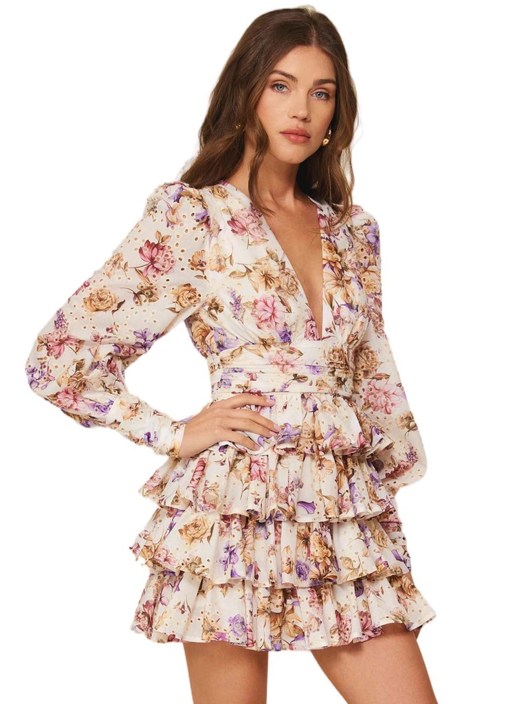 Vestido floral con volantes en capas