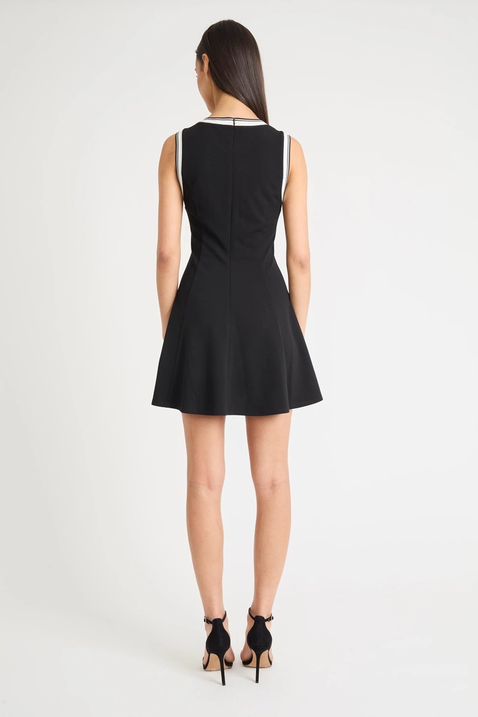 Vestido mini con escote en V