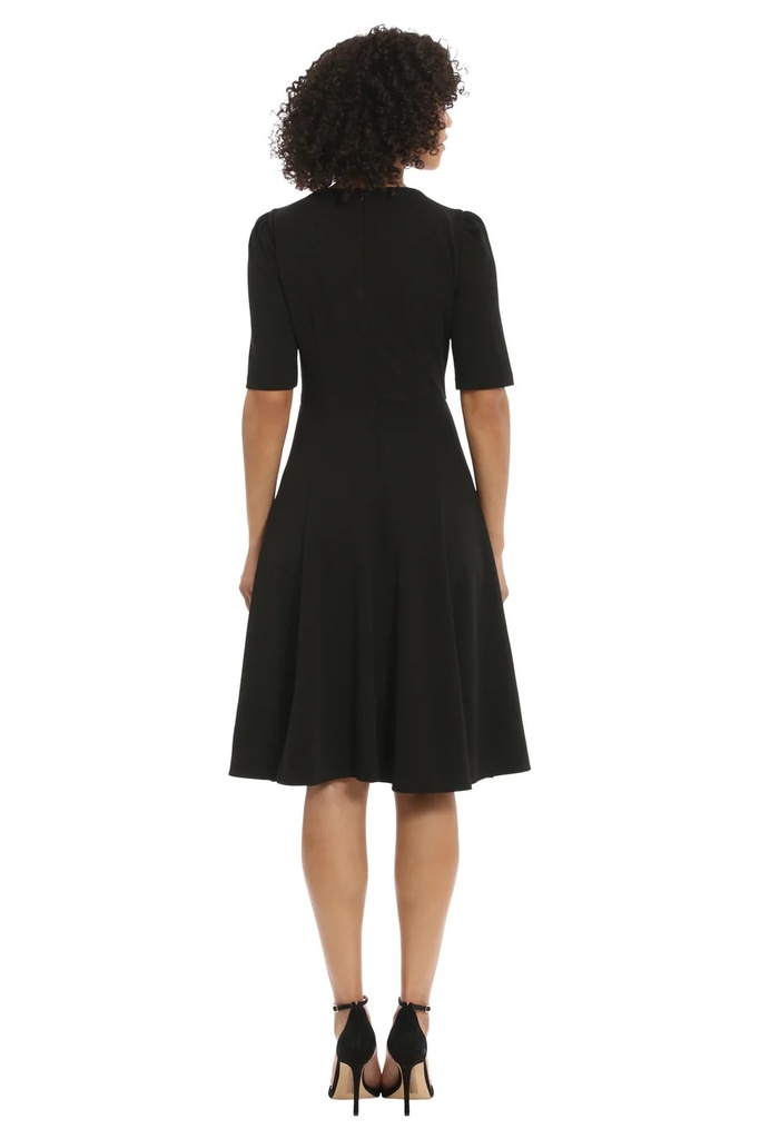 Vestido sólido de escote anudado