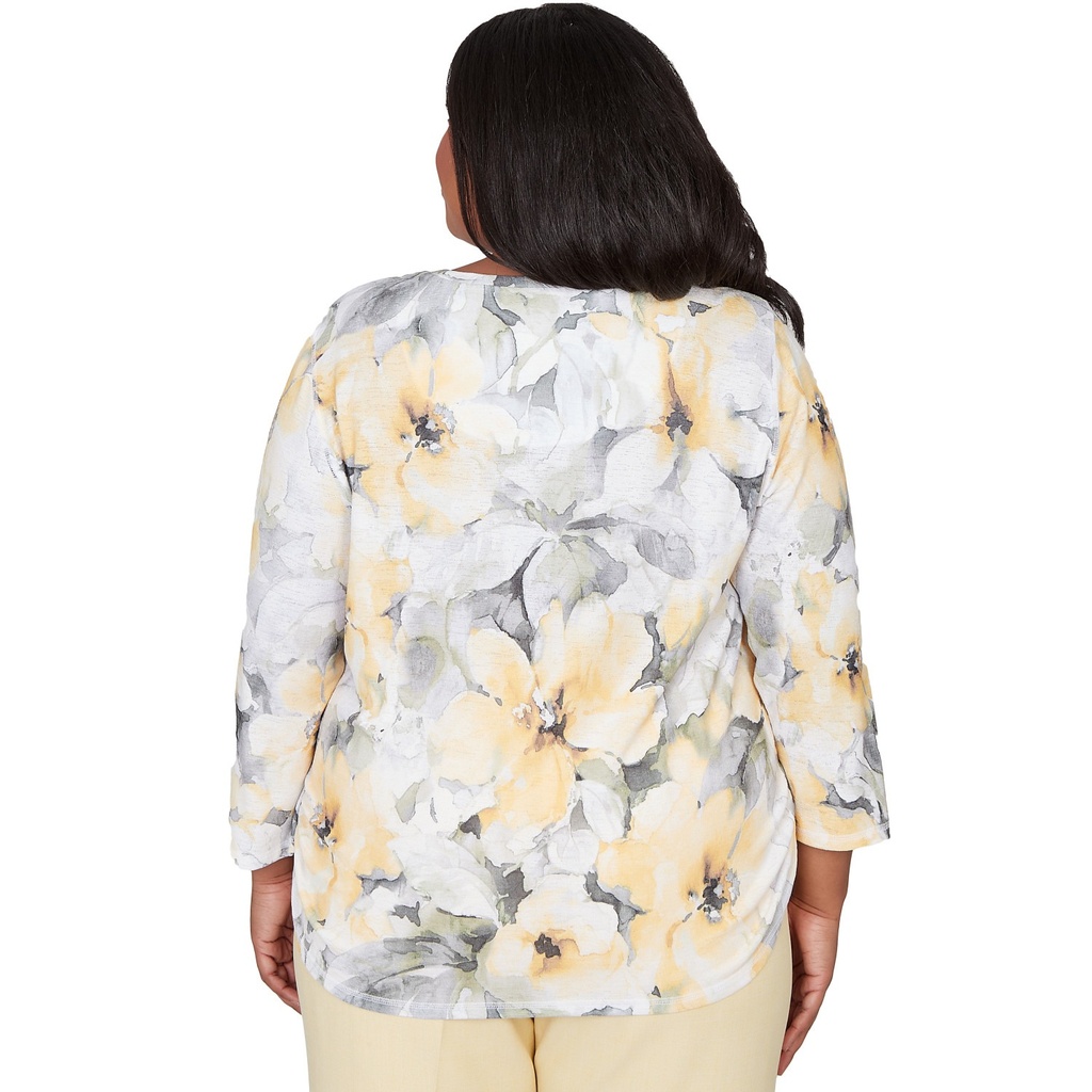 Blusa floral de diseño acuarela