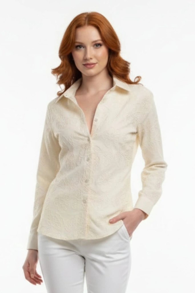 Blusa camisera con bordado floral