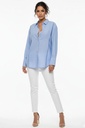 Blusa con líneas y botones de perlas