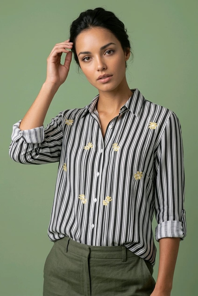 Blusa camisera con bordado Butterfly