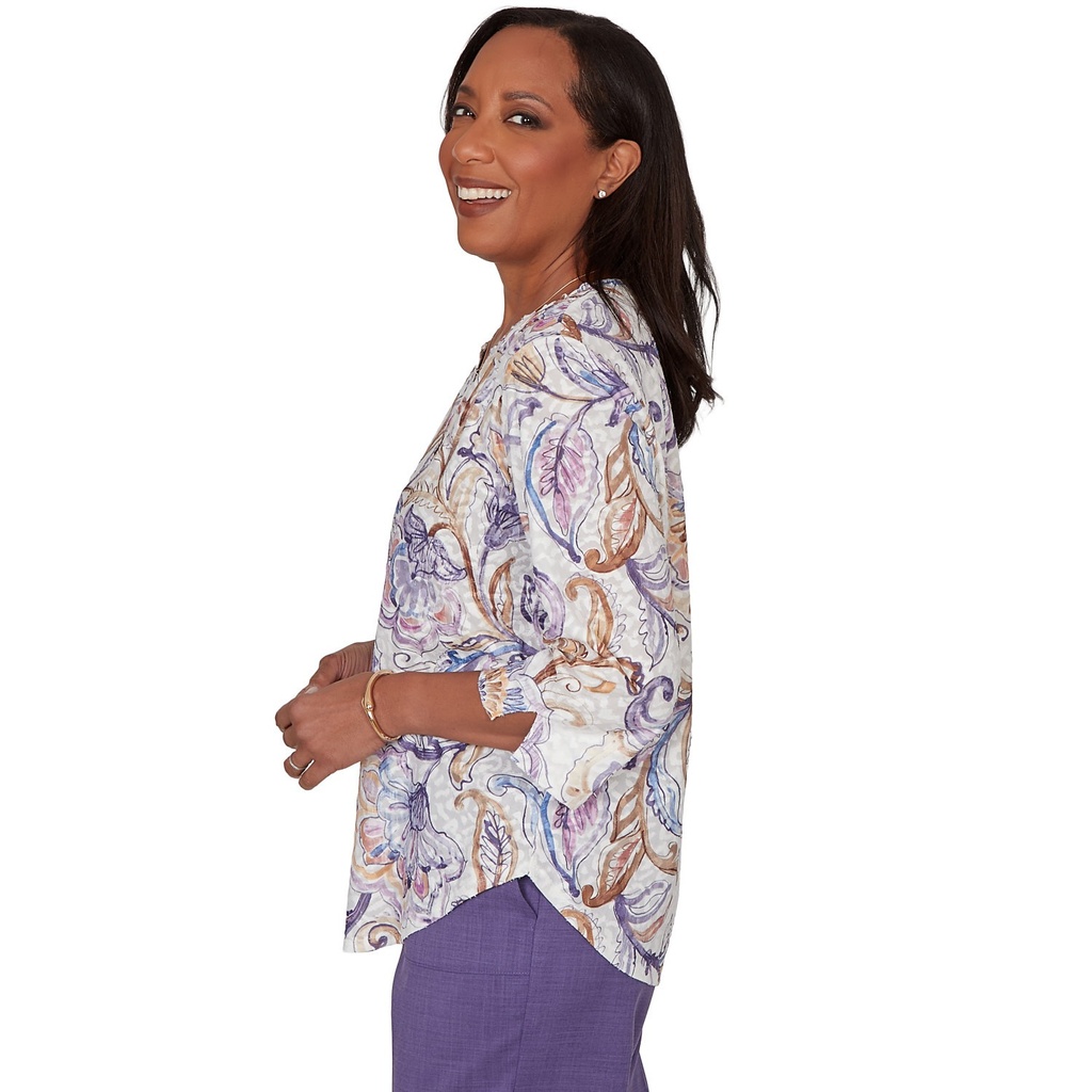 Blusa floral con escote en V