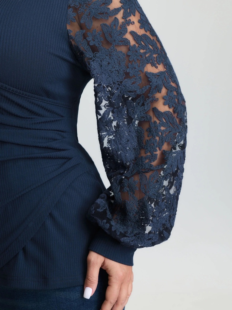 Blusa con escote cruzado