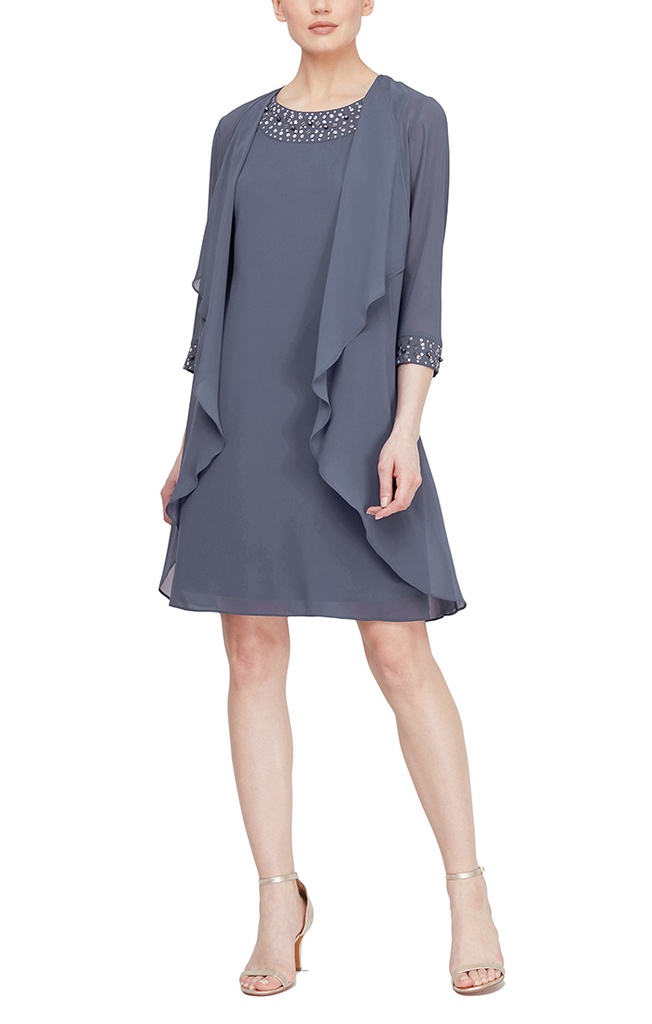 Vestido con chaqueta larga adornada