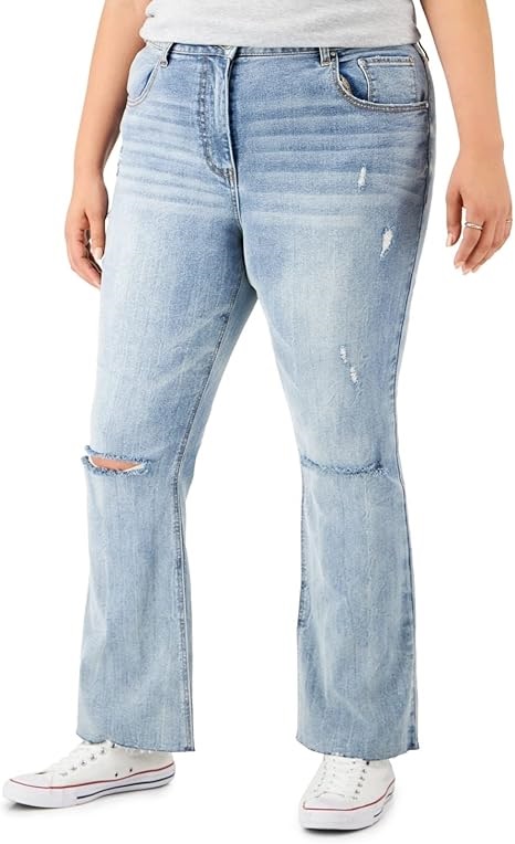 Jeans flare de tiro alto rasgados