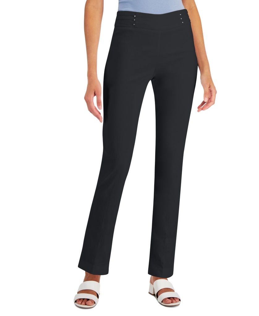 Pantalones con tachuelas en la cintura