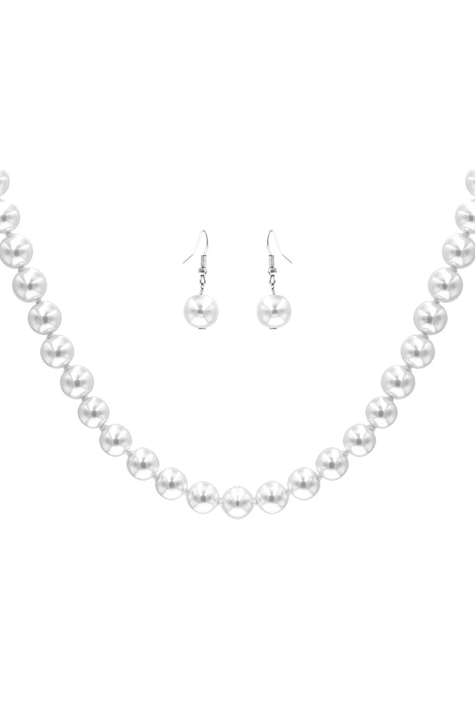 Juego de collar y aretes de perlas